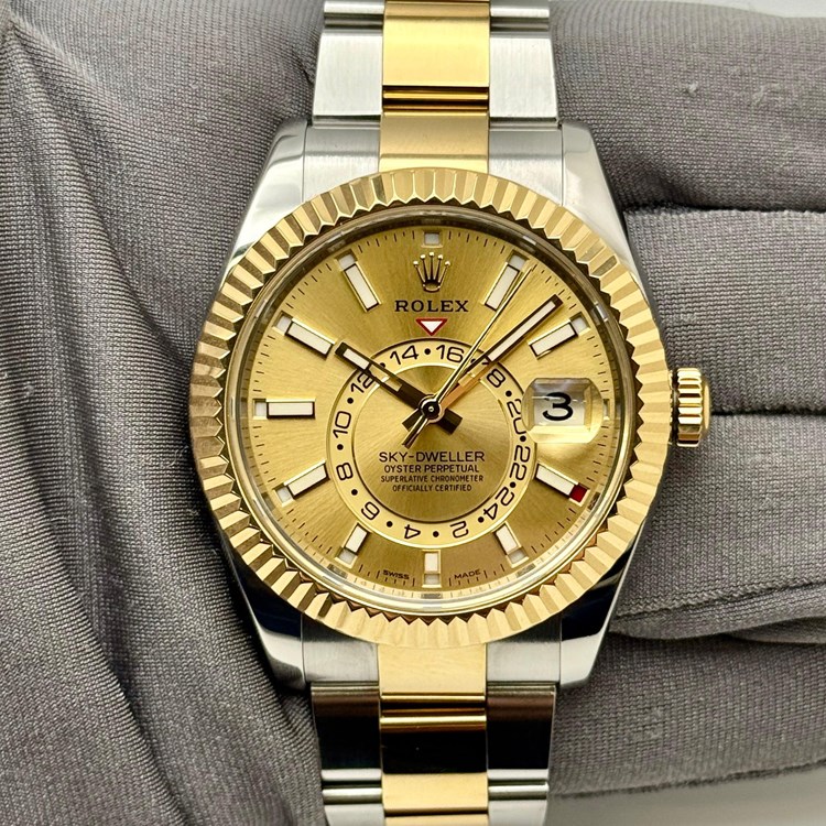 SKY -DWELLER