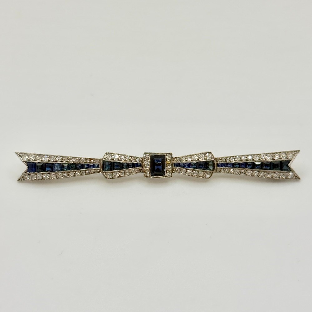 DIAMOND SAPPHIRE BOW PIN