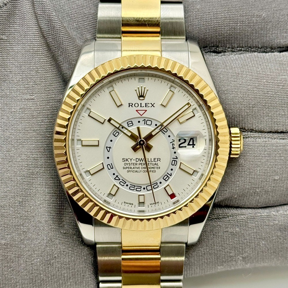 SKY-DWELLER
