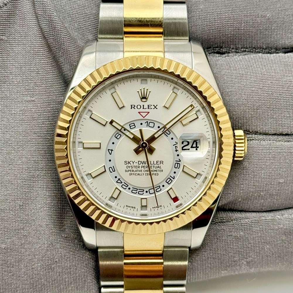 SKY-DWELLER